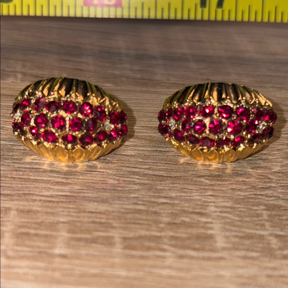 Vintage Sarah Coventry clip on earrings